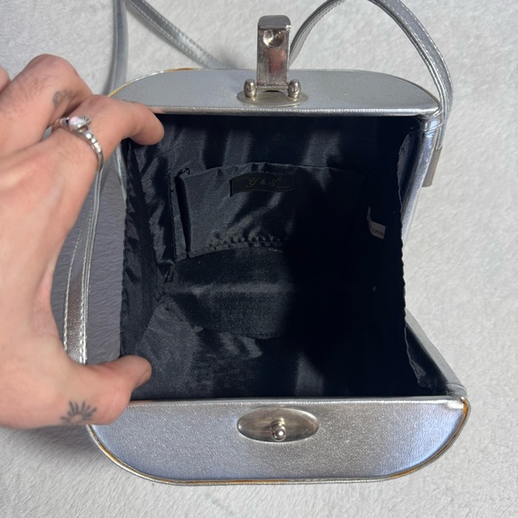 Vintage Silver Mesh Metal Frame Box Bag by Y&S - Picture 8 of 13